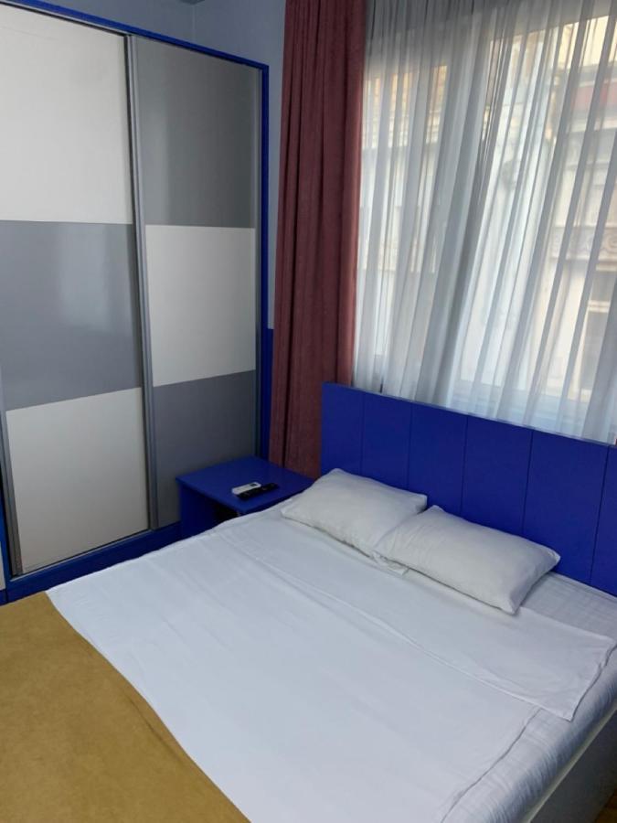 Gorgona Hostel Batumi Exterior photo