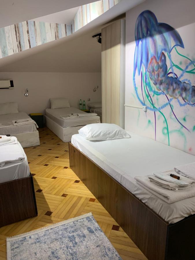 Gorgona Hostel Batumi Exterior photo