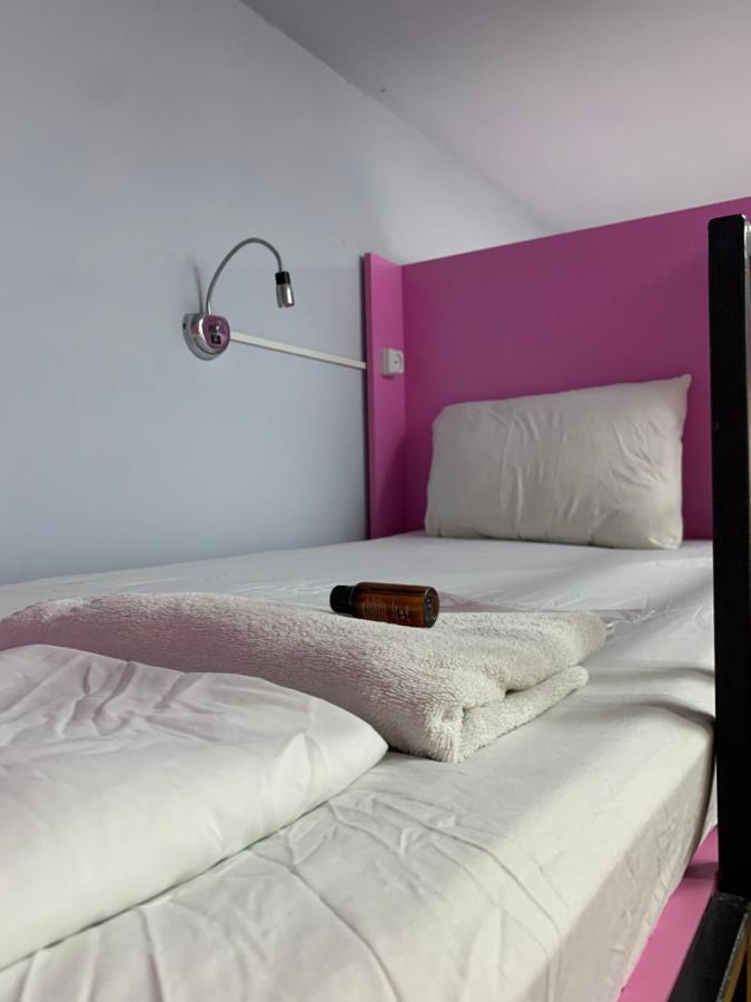 Gorgona Hostel Batumi Exterior photo